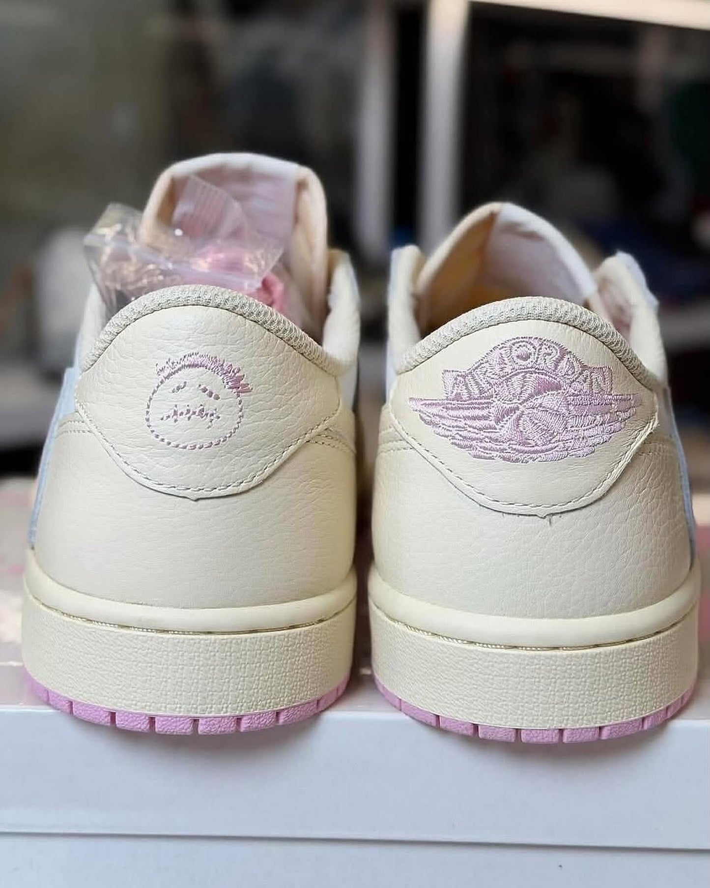Travis Scott x Jordan 1 Shy Pink